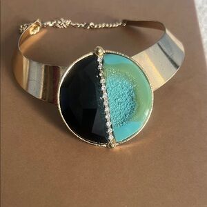 Elegant Gold and Black Necklace